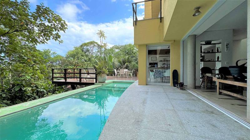 Casa à venda no Condomínio São Pedro Guarujá — Villa 148