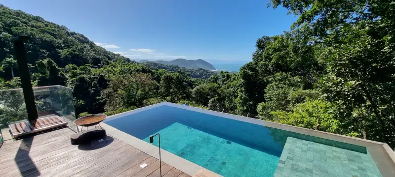 Casa para temporada no Condomínio Tijucopava, Guarujá — Villa 204