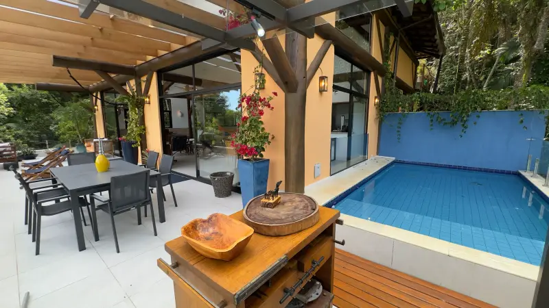 Casa para temporada no Condomínio Tijucopava, Guarujá — Villa 231