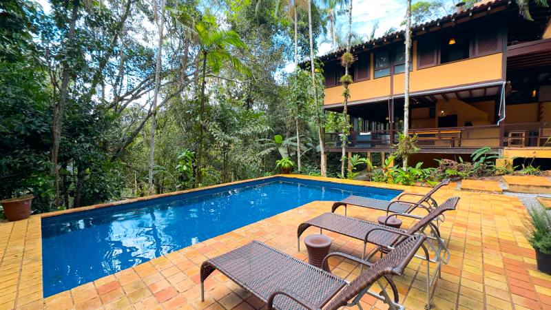 Casa à venda no Condomínio Iporanga Guarujá — Villa 411