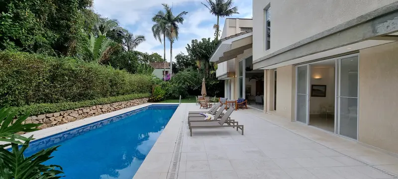 Casa para temporada no Condomínio Iporanga, Guarujá — Villa 486