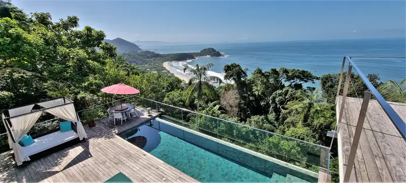 Casa para temporada no Condomínio Tijucopava, Guarujá — Villa 202