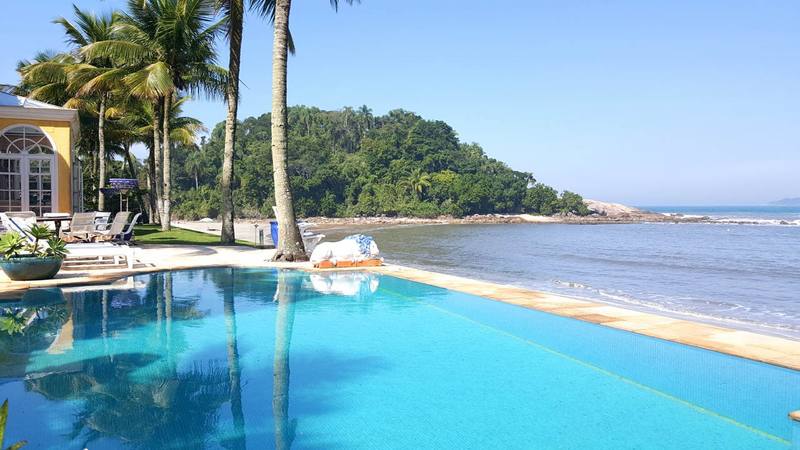 Casa Pé na Areia à venda no Condomínio Iporanga Guarujá — Villa 494