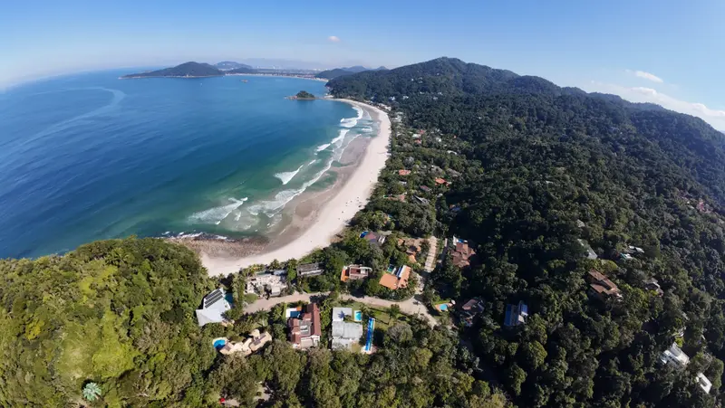 Tijucopava, Praia