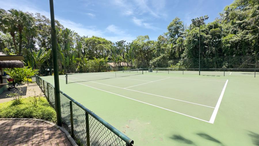 Quadras de Tenis no Condomínio Iporanga